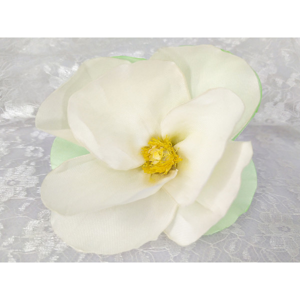 white magnolia 2.jpg