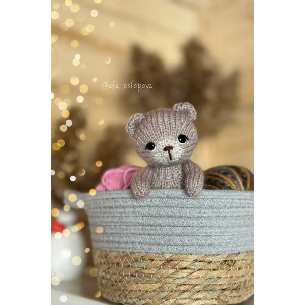 bear knitting toys.png