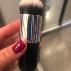Professional "iChubby" Makeup Brush