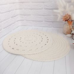 Enhance Your Table Decor: Cozy Crochet Placemat with Stylish Round Pattern, 1 pcs
