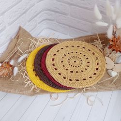 Autumn table decor: a cozy set of crocheted table mats with a stylish round pattern, 4 pcs.