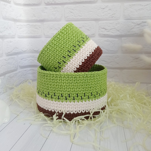kiwi crochet basket 1.jpg