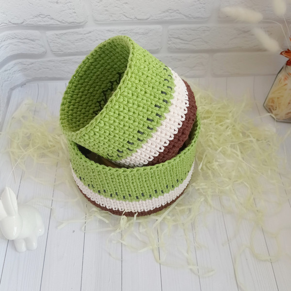 kiwi crochet basket 2.jpg