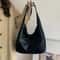 Fashionable Black Leather Tote Bag Large Capacity Simple Casual Womens Commuting Bag Versatile Shou 1