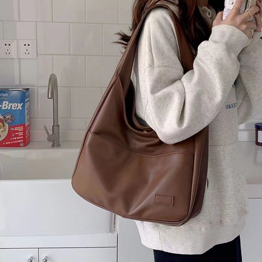 Fashionable Black Leather Tote Bag Large Capacity Simple Casual Womens Commuting Bag Versatile Shou 0