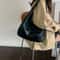 Fashionable Black Leather Tote Bag Large Capacity Simple Casual Womens Commuting Bag Versatile Shou 3