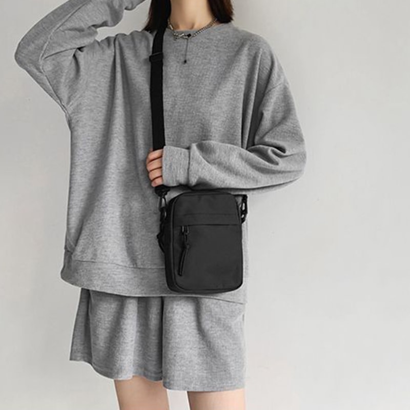 Stylish Mens And Womens SingleShoulder Crossbody Bags Lightweight SolidColored Small Mobile Phone B 4