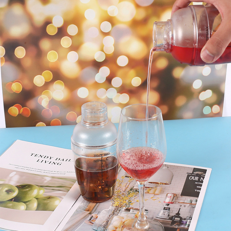 Martini Hand Shaker, Plastic Cocktail Shaker Cup with Scales, Milk Tea Wine Drink Mixer