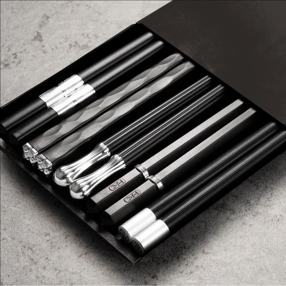 Alloy Chopsticks Black Sushi Sticks For Food Noodles Kitchen Tableware 0