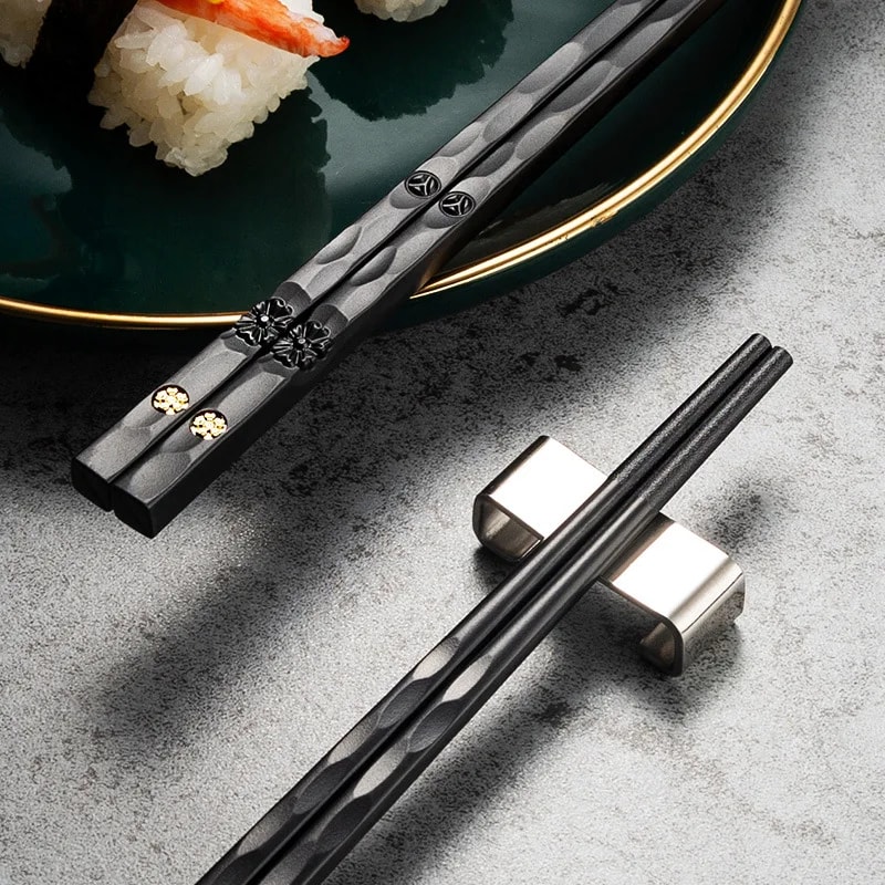 Alloy Chopsticks Black Sushi Sticks For Food Noodles Kitchen Tableware 2