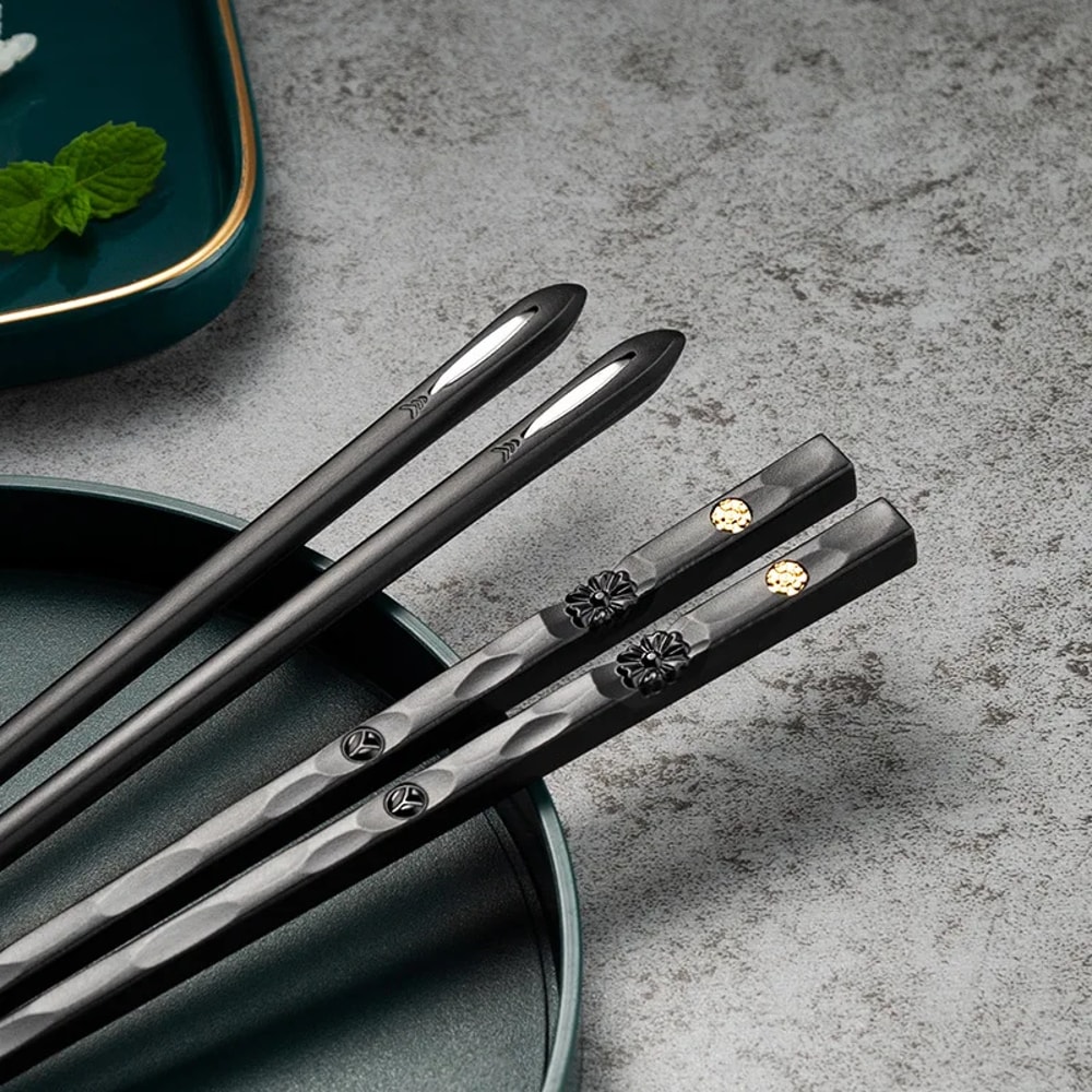 Alloy Chopsticks Black Sushi Sticks For Food Noodles Kitchen Tableware 4