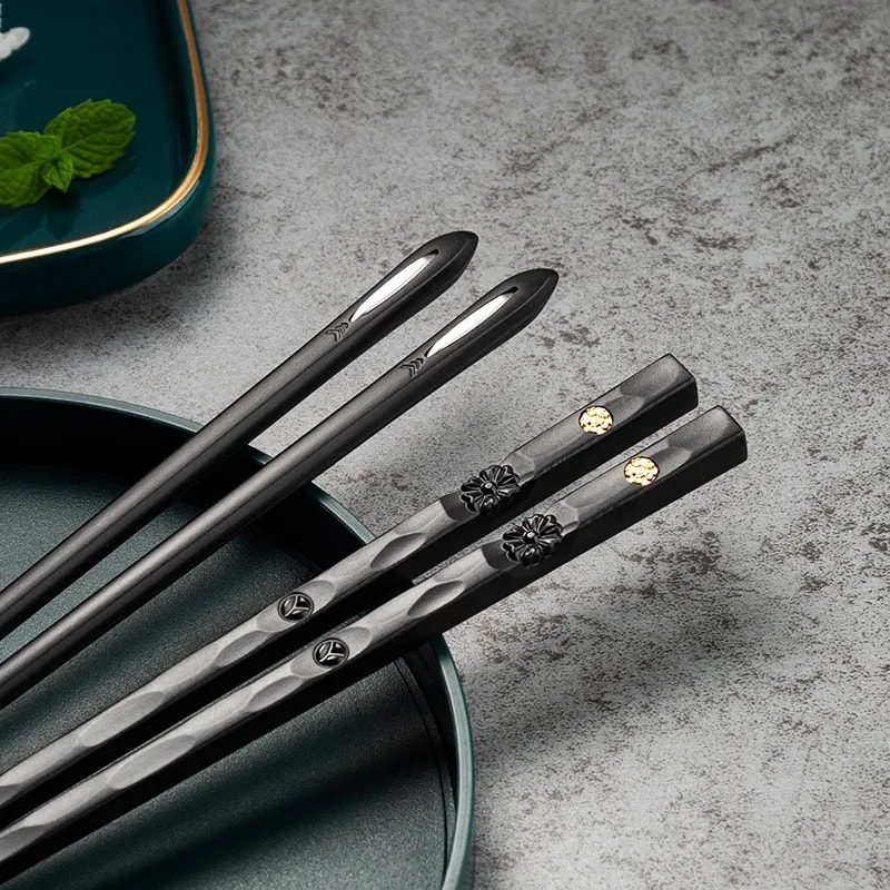 Alloy Chopsticks Black Sushi Sticks For Food Noodles Kitchen Tableware 4