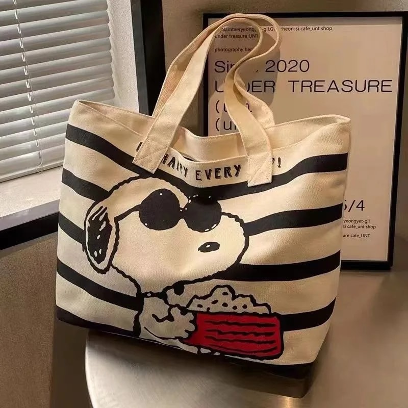 Disney Snoopy Large Capacity Canvas Bag for Female Students, Cute Cartoon Tote Mommy Bag to Carry Books