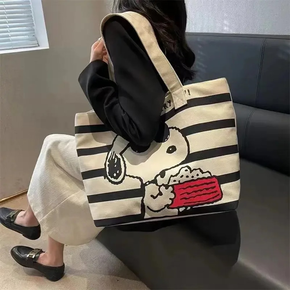 Disney Snoopy Large Capacity Canvas Bag for Female Students, Cute Cartoon Tote Mommy Bag to Carry Books
