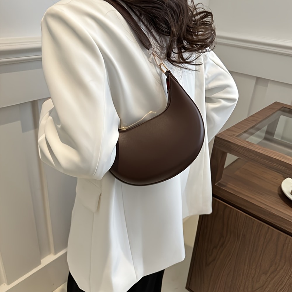 Luxury Womens Single Shoulder Bag Fashionable Moonshaped Baseball Bag 6