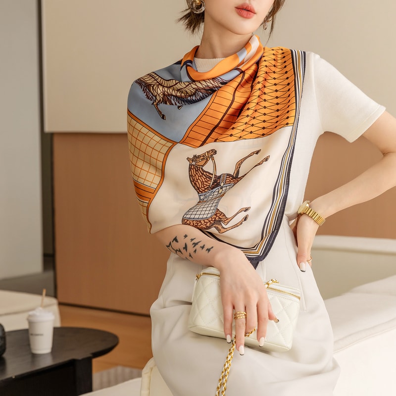 Women Windproof Outdoor Head Wrap, Luxury Horse Print Square Scarf, Vintage Imitation Silk Shawl