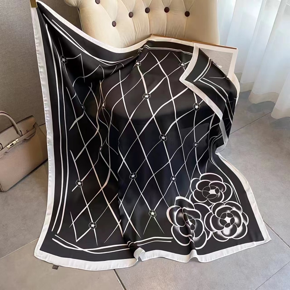 Women Windproof Outdoor Head Wrap, Luxury Horse Print Square Scarf, Vintage Imitation Silk Shawl