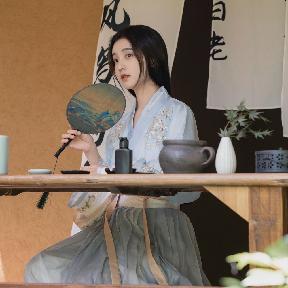 Vintage Printing Silk Hand Fan, Round Cheongsam Tang Suit, Ancient Tassel Dance Fan, Multistyles Diameter