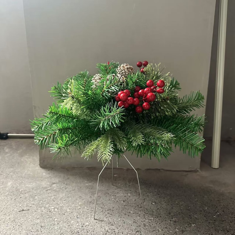 Luminous Christmas Tree Decorations, Floor-Mounted Outdoor Christmas Decor with Simulated Artificial Pine Needles