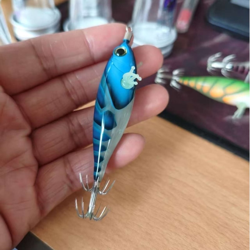 Wood Shrimp Lure Cuttlefish Squid Horizontal Hard Bait Glow Sea Fishing Bait For Night Fishing 4