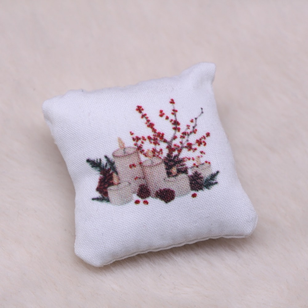 Miniature Scene Decoration, Christmas Decor, Bedroom Study Mini Tree, Mini Pillows Soft Fit Dollhouse