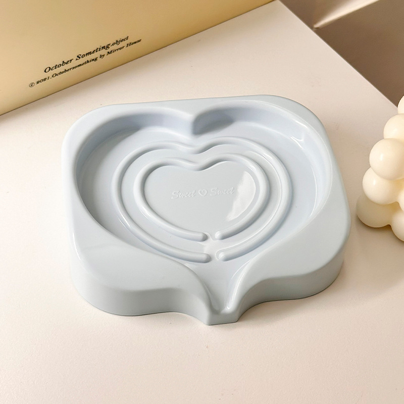 Fast Draining Heart-Shaped Soap Dish, Cute Soap Holder for Bathroom and Kitchen Accessories