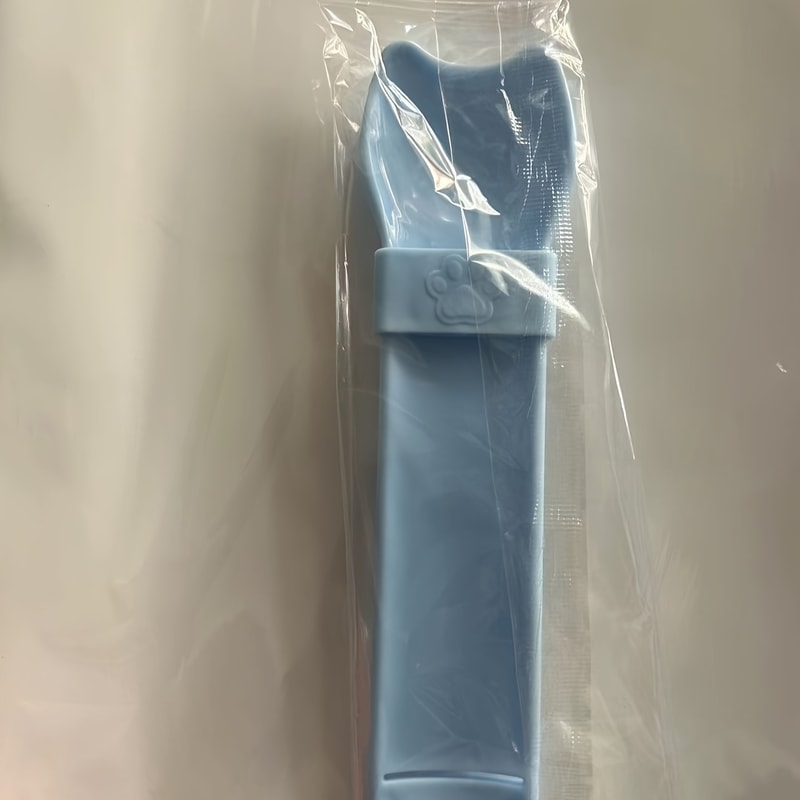 Cat Treat Feeder Spoon for Lickable Cat Treats Squeeze Dispenser Feeding Tool