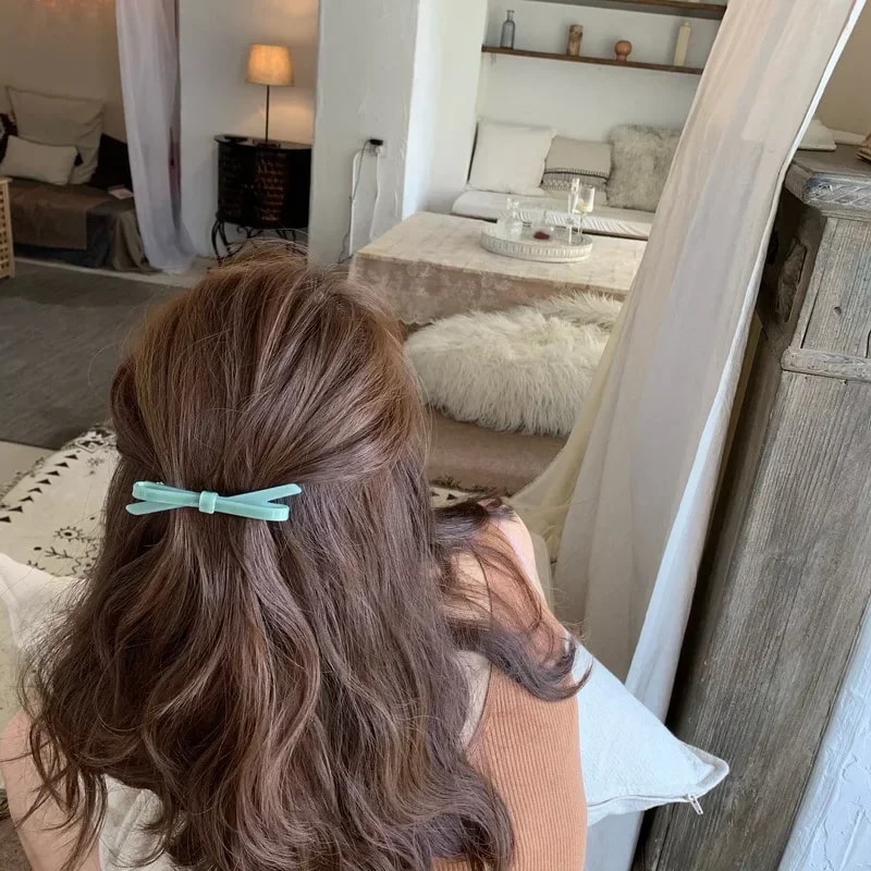 Korean Hairpin Headdress Clip for Girls, Influencer Style Bow Head Clip, Perfect for Banged Hairstyles and Side Clips