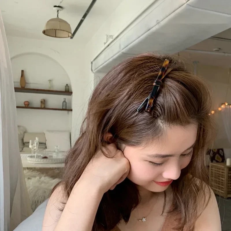 Korean Hairpin Headdress Clip for Girls, Influencer Style Bow Head Clip, Perfect for Banged Hairstyles and Side Clips