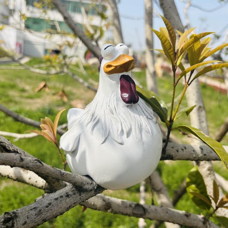 Funny Chicken Fence Decor Statue – Resin Farmyard Hen Sculpture for Garden, Yard & Home Decoration