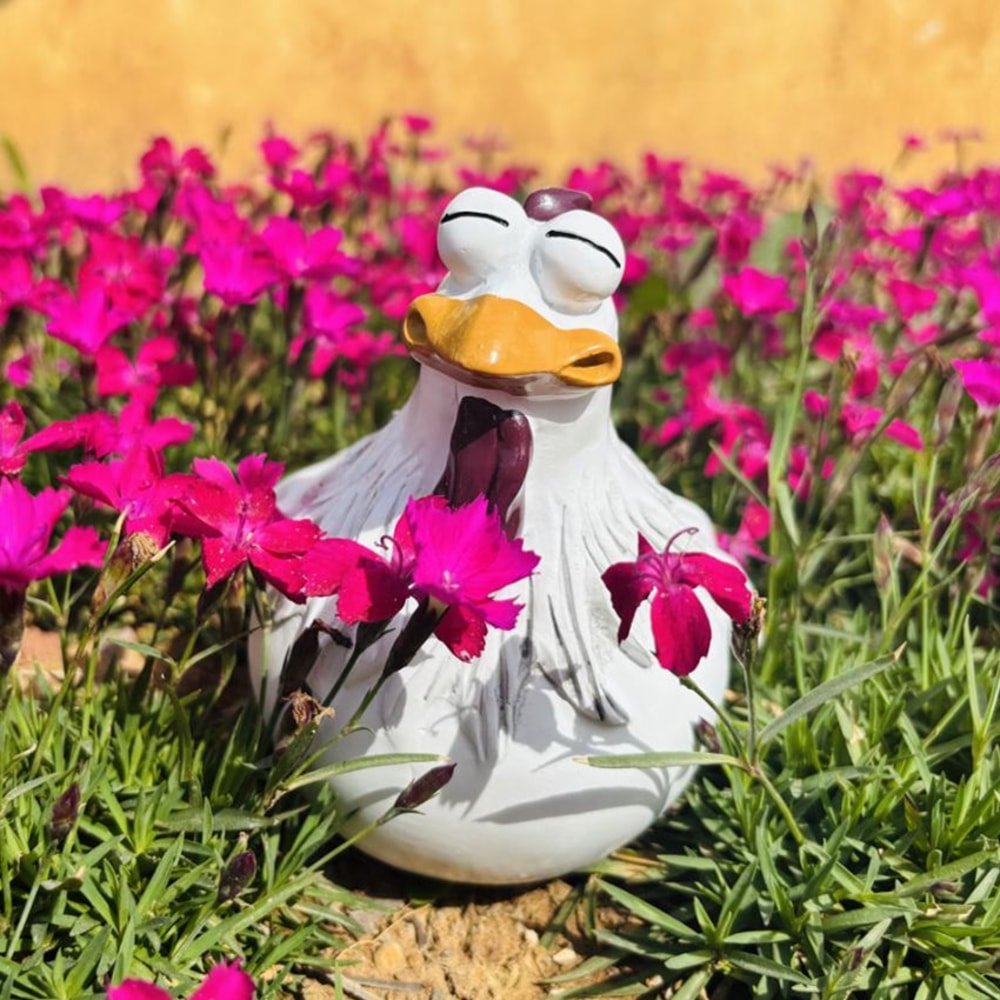 Funny Chicken Fence Decor Statue – Resin Farmyard Hen Sculpture for Garden, Yard & Home Decoration