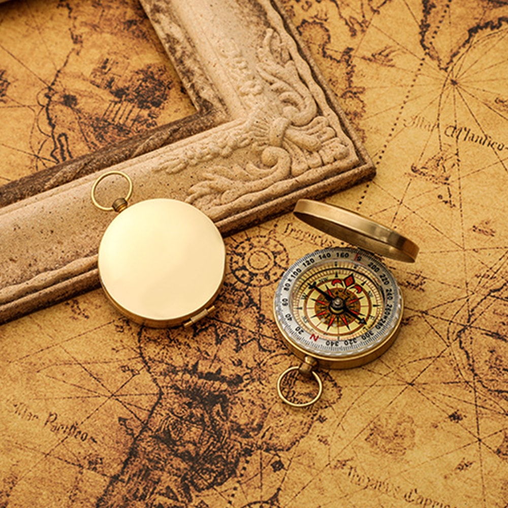 Vintage Outdoor Compass Pure Copper Multifunctional Hiking Tool with Luminous Feature