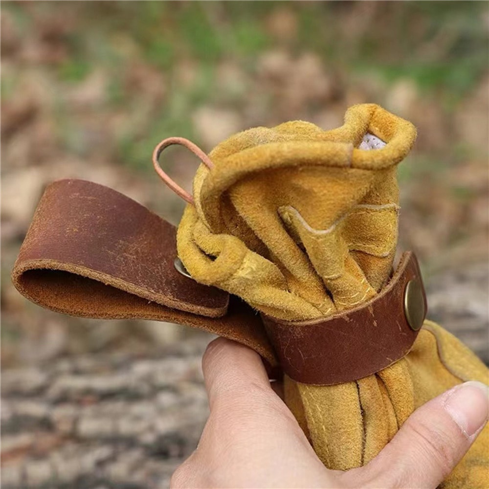 Brown Tactical Gloves with Leather Keychain Buckle Durable Camping Tool Set Buckle for Outdoor Adventures