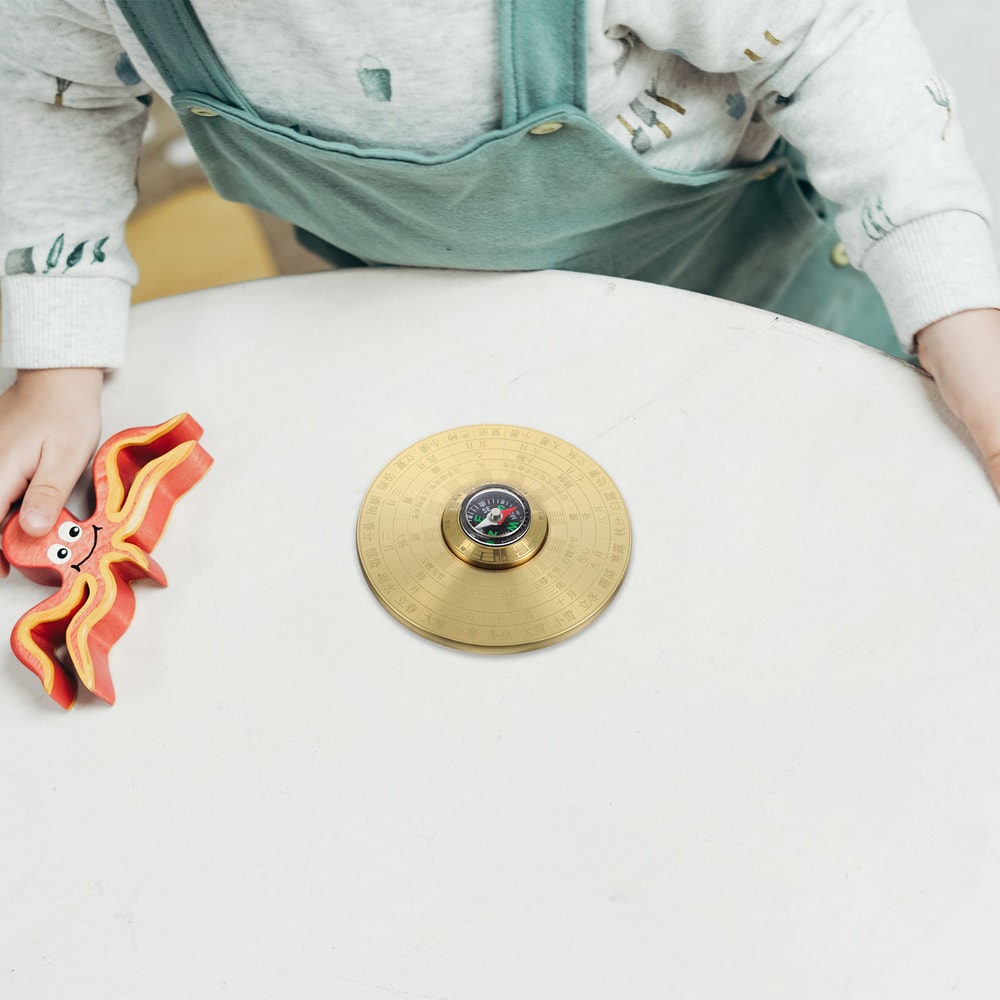 Chinese Traditional Brass Compass Retro Taoist Small Portable Compass for Outdoor Camping and Hiking