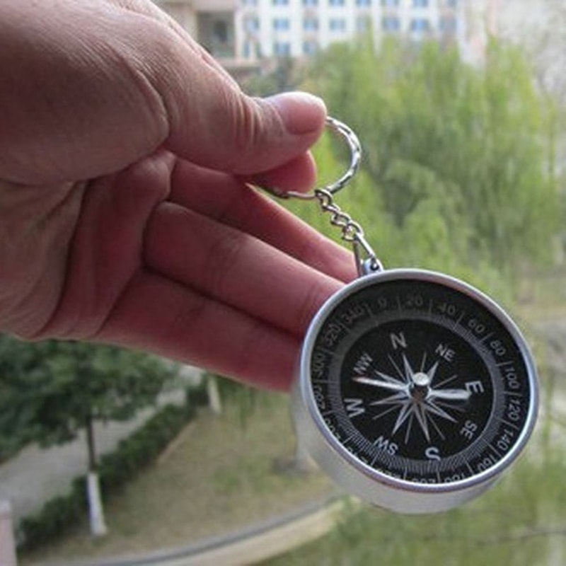 Lightweight Metal Compass Keychain Durable, Portable Navigation Tool for Outdoor Adventures