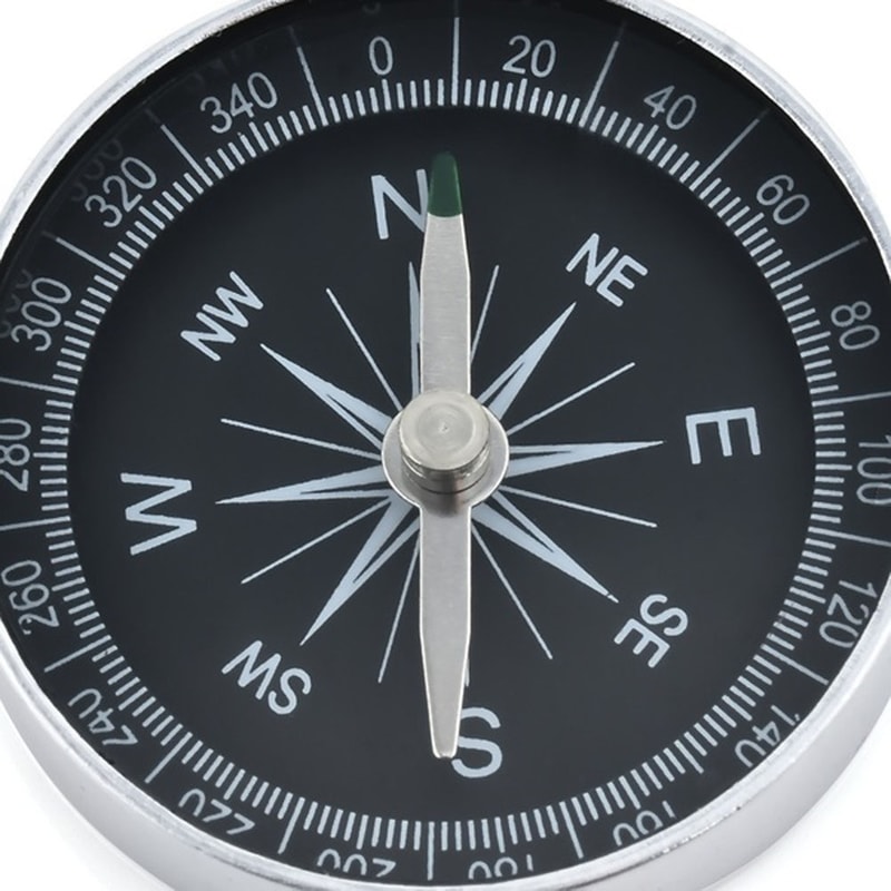 Lightweight Metal Compass Keychain Durable, Portable Navigation Tool for Outdoor Adventures