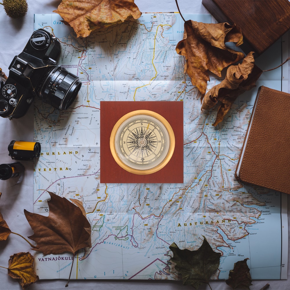 Vintage Wooden Compass for Hiking Outdoor Survival Navigation Tool