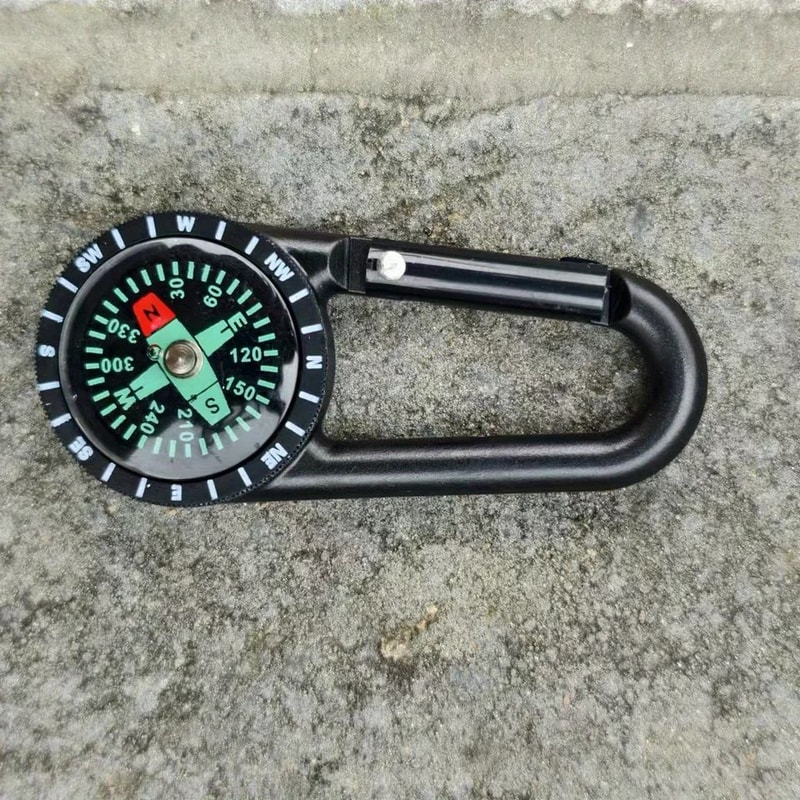 Portable Mini Compass Keychain For Hiking And Outdoor Survival Navigation 4