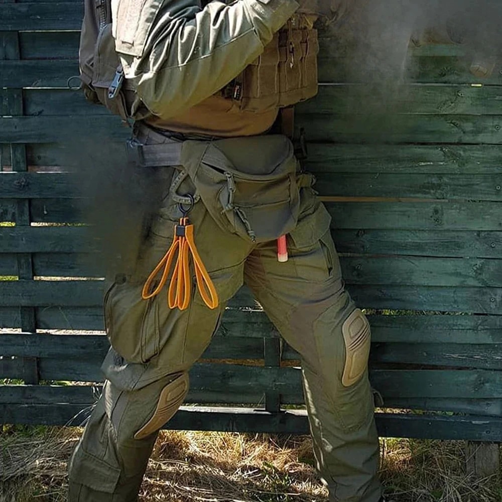 HighConverting Tactical Carabiner Compass Keychain With Thermometer For Outdoor Survival 4