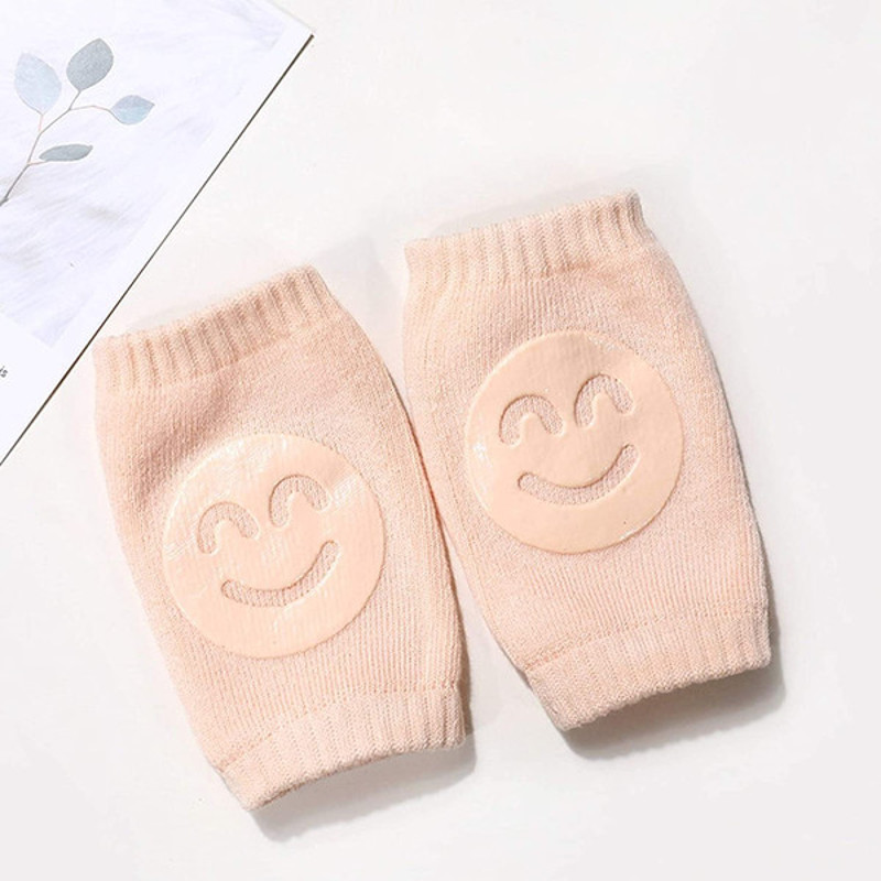 Comfortable adjustable knee pads for active babies