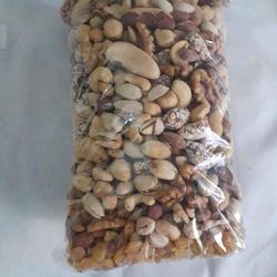 Mixture of dry fruits Peanuts, cashews, chickpeas, pistachio, sunflower seeds, almonds