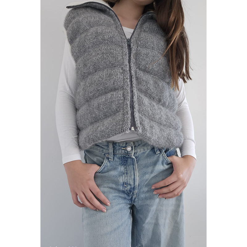 Doublelayered Twocolored Reversible Puffy Jacket Zipped Vest 0