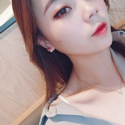 Korean Girl Earrings 2021 Fashion New Temperament Earrings Wild Net Red Mouse Bow Crystal Girl Cute Earrings Wholesale K