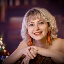 long spectacular earrings with rhinestones, fringe, large earrings for photo shoots, parties, stud earrings with tassels