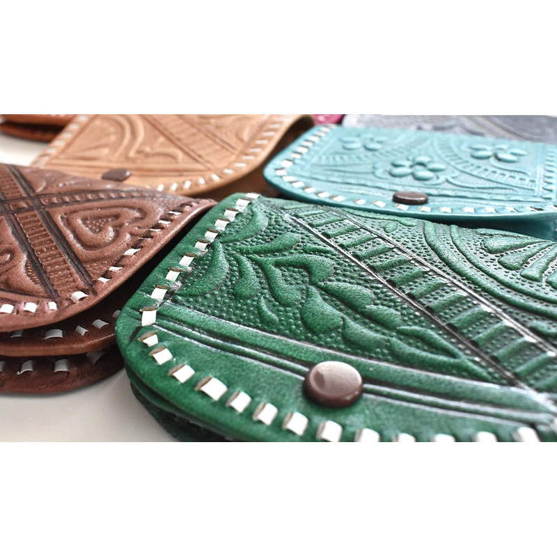 Portefeuille En Cuir Fait Main Fait Main Au Maroc Motif Fleurs Differentes Couleurs 1