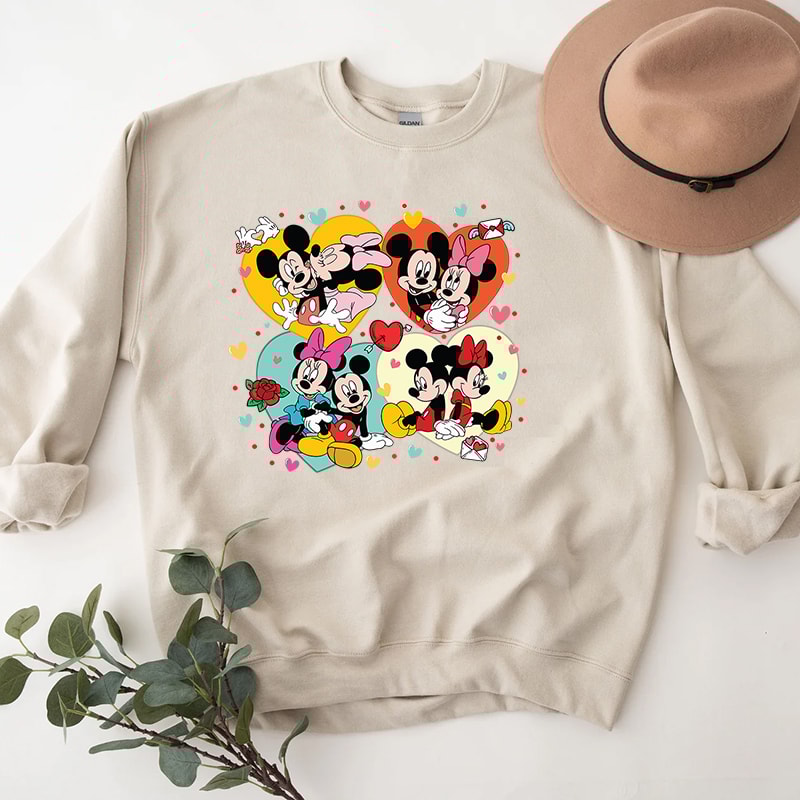 3Mickey And Minnie Love Heart Couple Shirt.jpg