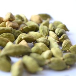 Exquisite Indian Origin Cardamom Pack: Elevate Every Dish with Authentic Flavors and Aromas