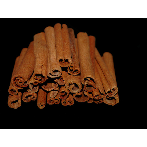 cinnamon-213455_1920.jpg