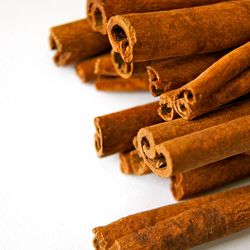 Pure Indian Cinnamon Pack: Unwrap the Richness of Aromatic Spice Straight from India Pure Indian Cinnamon Pack