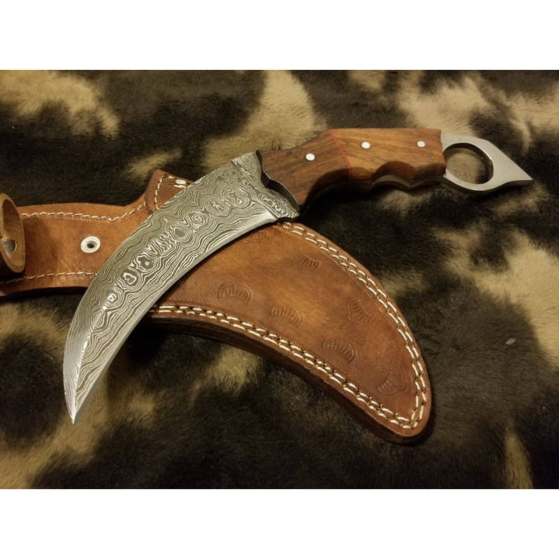 Damascus Steel Karambit Knife With Rose Walnut Wood 0